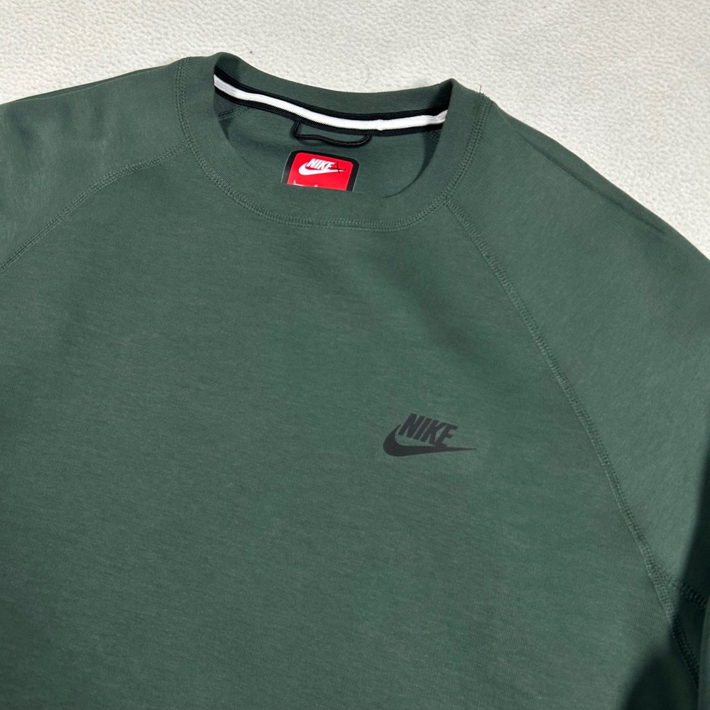 Nike Tech Fleece Sweatshirt Mens Large Green FB7916-338 Crewneck Raglan Sleeve